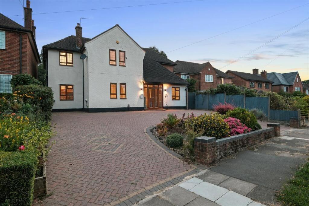 Premium 4br Family W/ Garden Annex And Gym Holiday home Birmingham