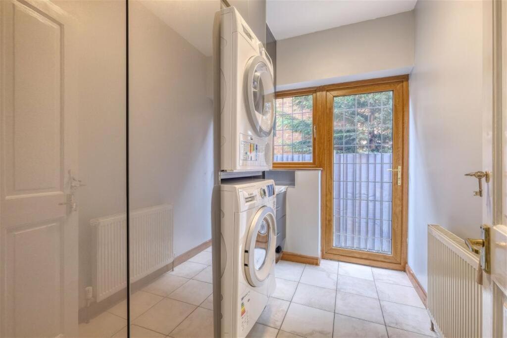 Premium 4br Family W/ Garden Annex And Gym Holiday home