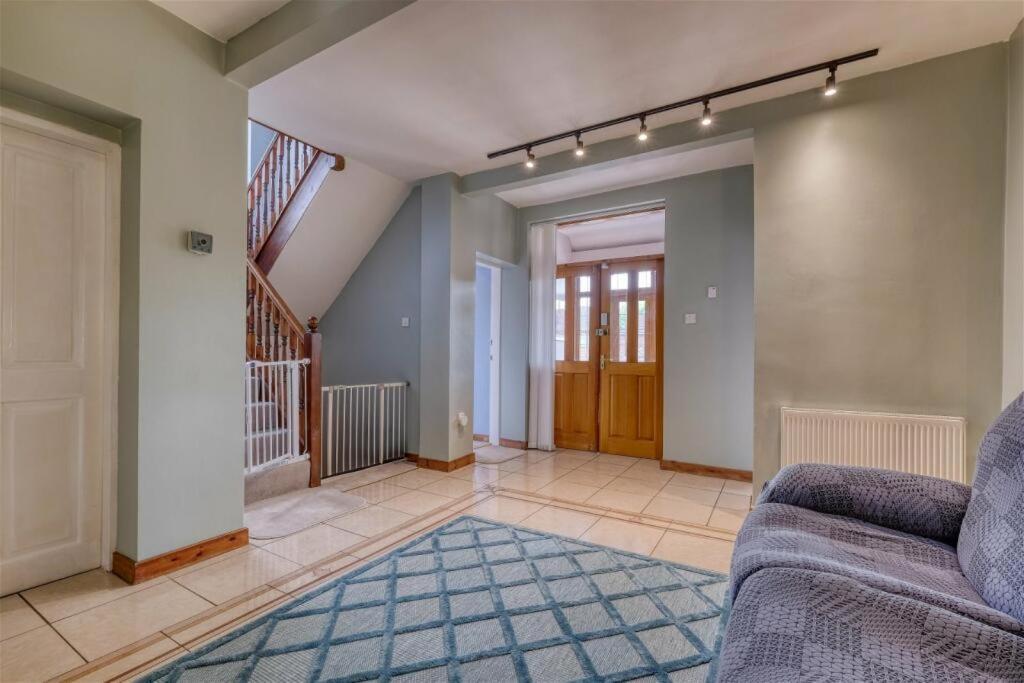 Holiday home Premium 4br Family W/ Garden Annex And Gym