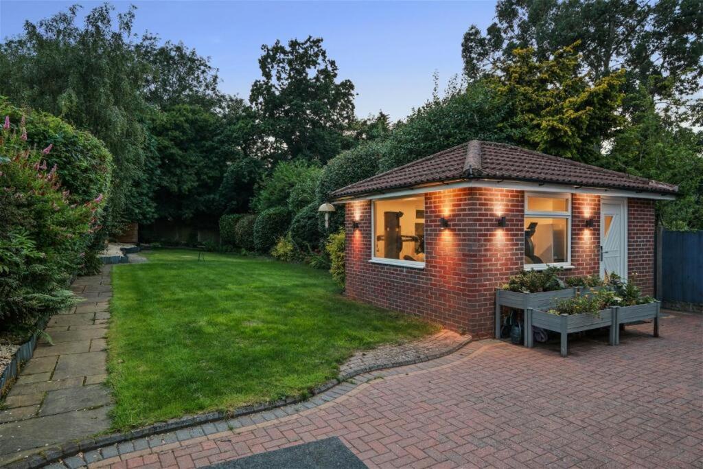 Premium 4br Family W/ Garden Annex And Gym Birmingham