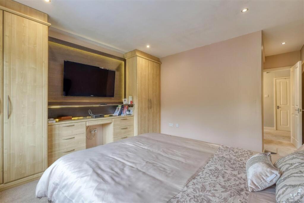 Premium 4br Family W/ Garden Annex And Gym Birmingham
