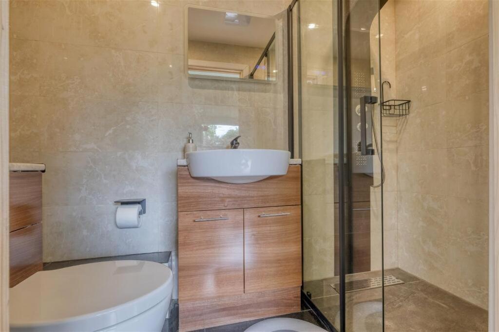 Premium 4br Family W/ Garden Annex And Gym *