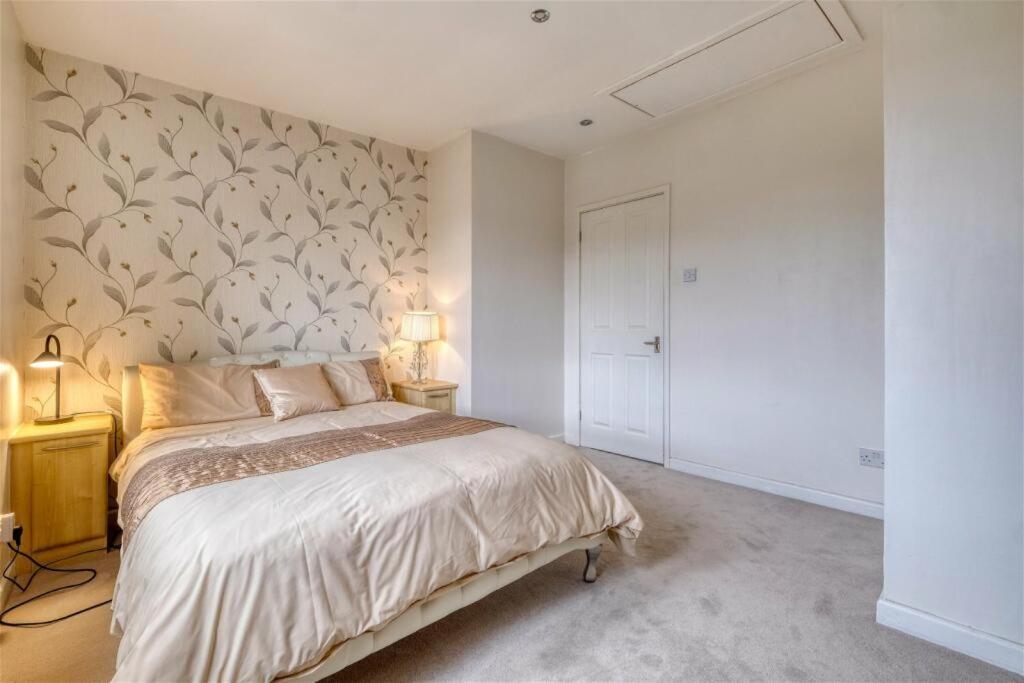 Premium 4br Family W/ Garden Annex And Gym Holiday home *